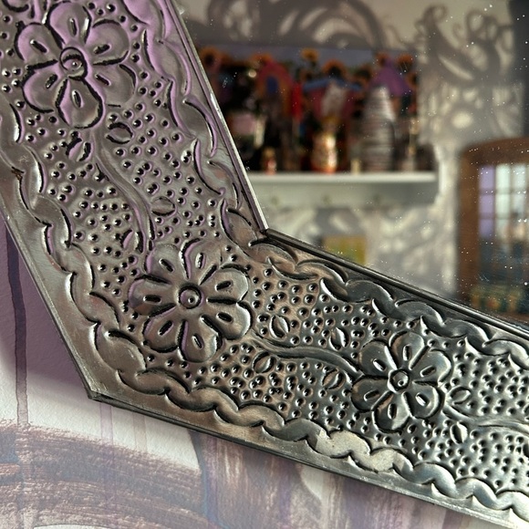 Vintage Mexican Tin Mirror Handcrafted - Hammered Hexagon - Picture 6 of 12